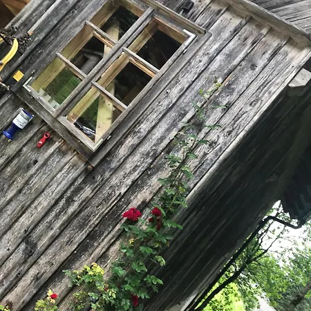 Uriges Am Waldrand Alpesi faház *